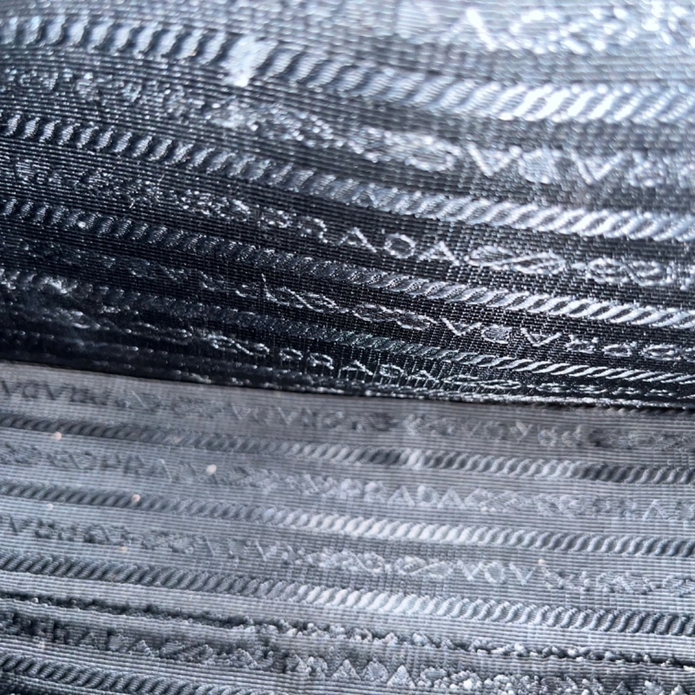 Genuine Prada Saffiano Galleria Tote - Picture 13 of 16